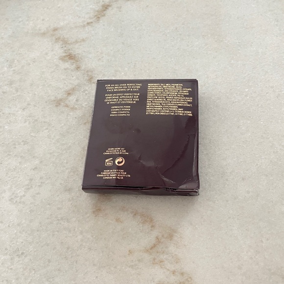 SOLD 🆕 Charlotte Tilbury MEDIUM Flawless Finish Powder New in Box NIB - Picture 4 of 7